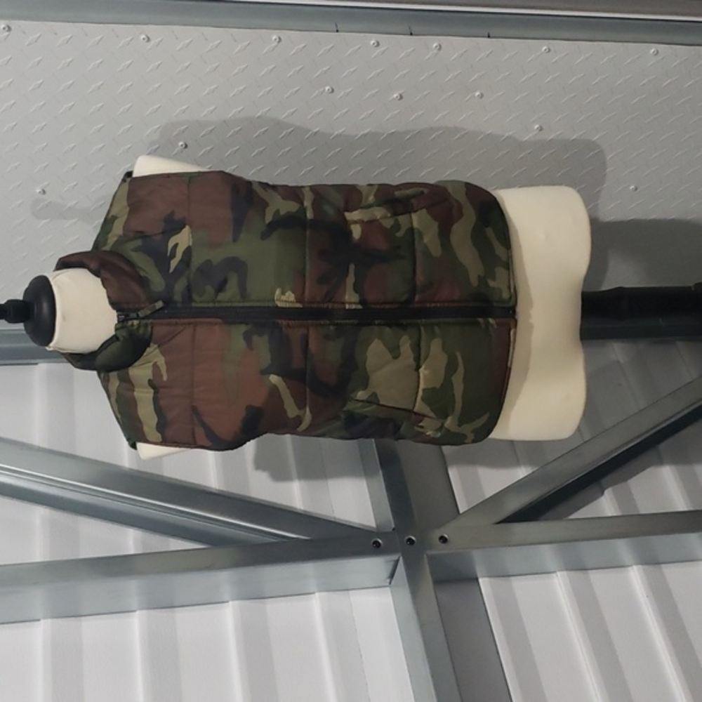 Boys Camo sleeveless vest‎ size 16/18